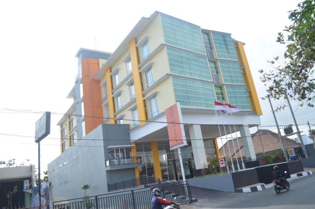Edu Hostel Yogyakarta Kültér fotó